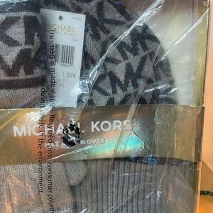 Michael Kors Men's Sweater in Gray and Black Pattern